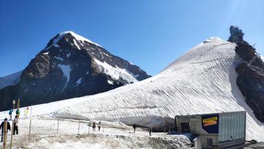 063 A Jungfrau és a Sphinx a platóról